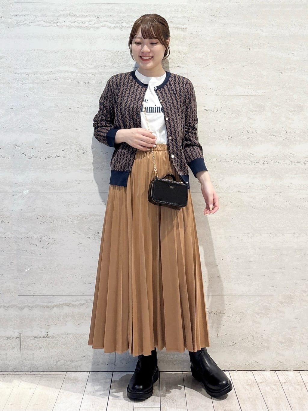かほさんの「OPAQUE.CLIP｜ロングロゴTシャツ【洗濯機OK】」を使ったコーディネート
