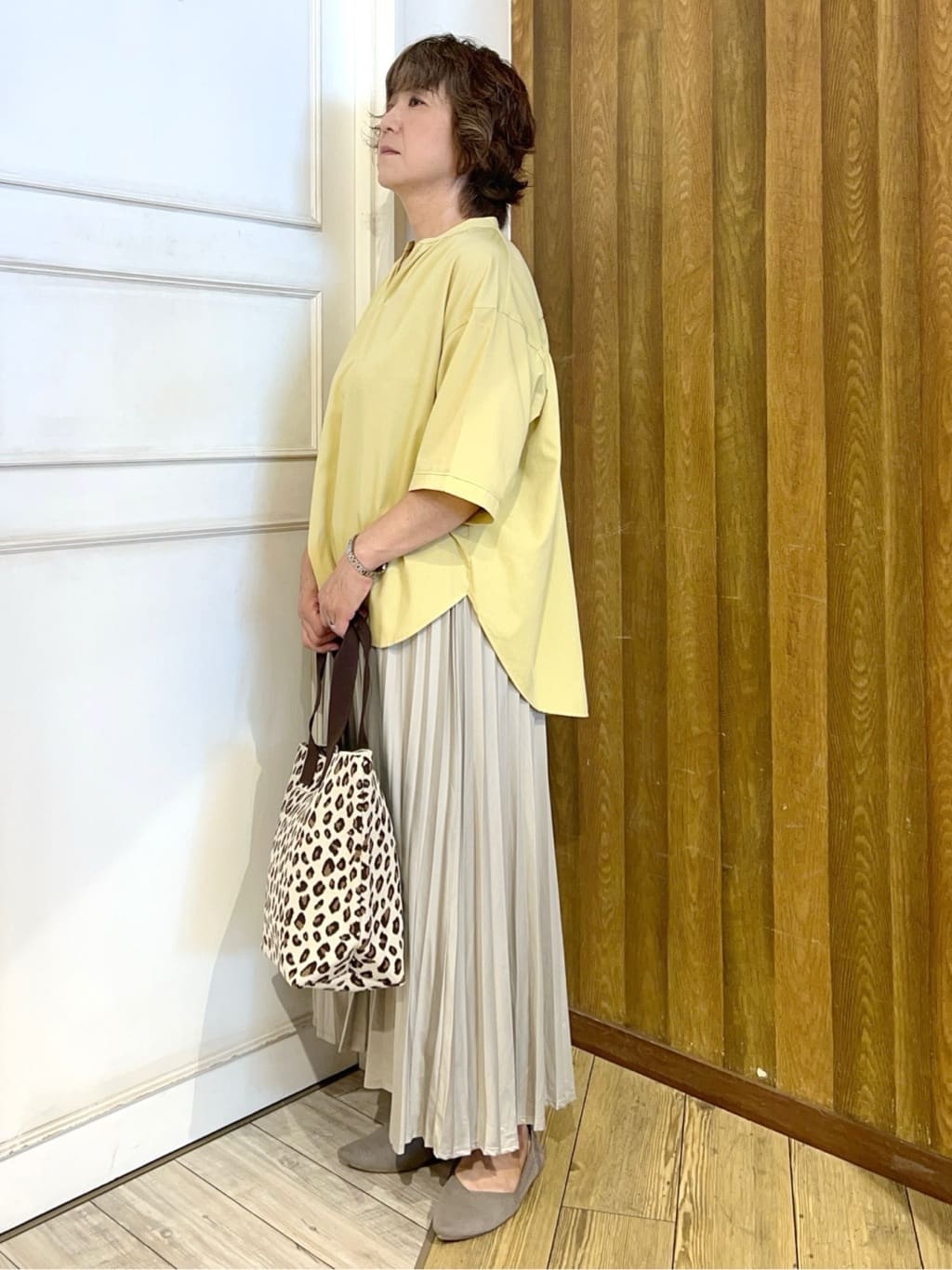 yuriyuriさんの「SHOO･LA･RUE｜【S-LL/洗濯後しわになりにくい】バックギャザーがアクセント スッキパーブラウス」を使ったコーディネート