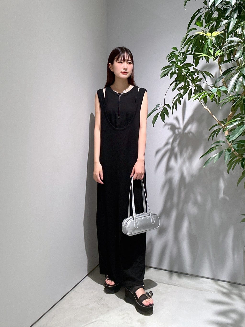 Renoさんの「INDIVI｜タンクトップレイヤードワンピース」を使ったコーディネート