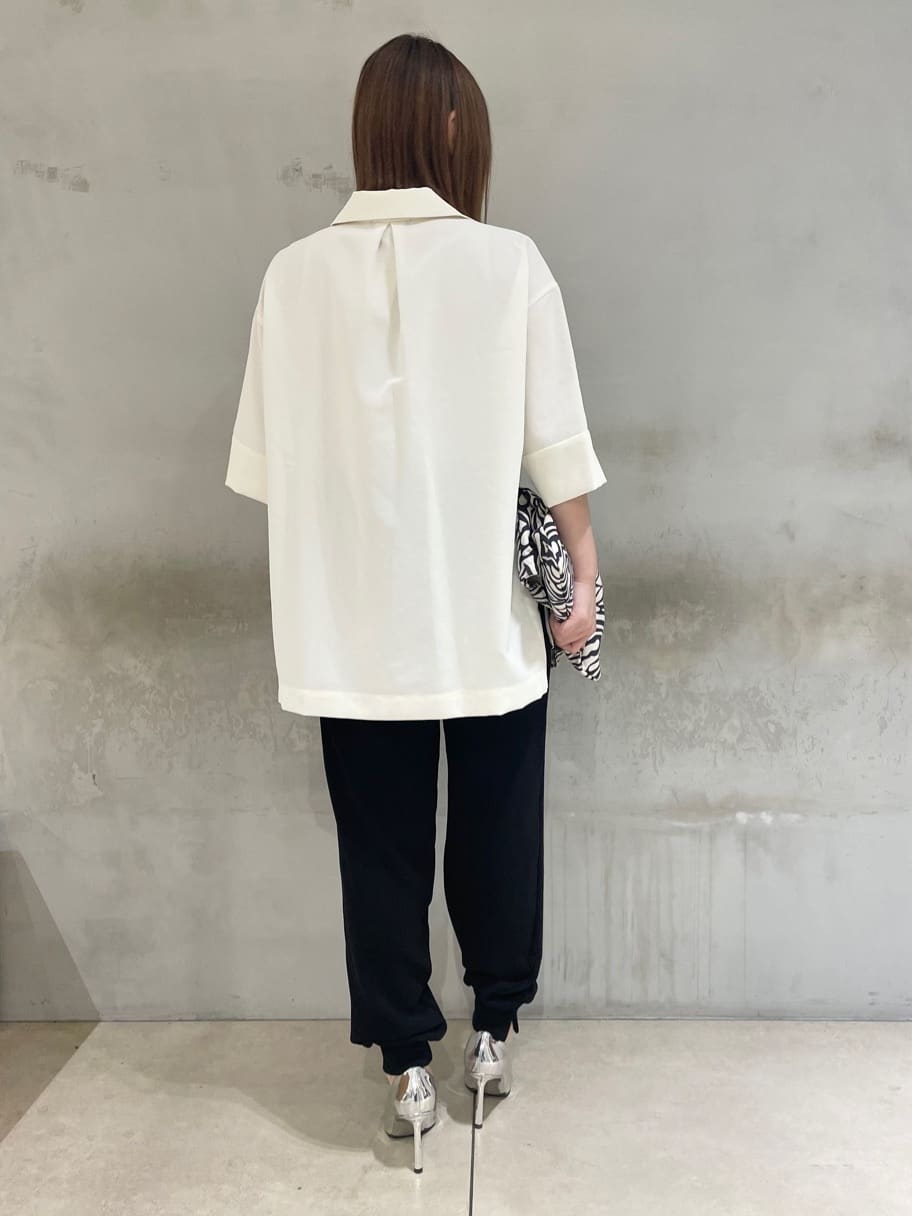 ゆいさんの「UNTITLED｜【UVカット/接触冷感/吸水速乾/ゆったり】V開きネックシャツ」を使ったコーディネート
