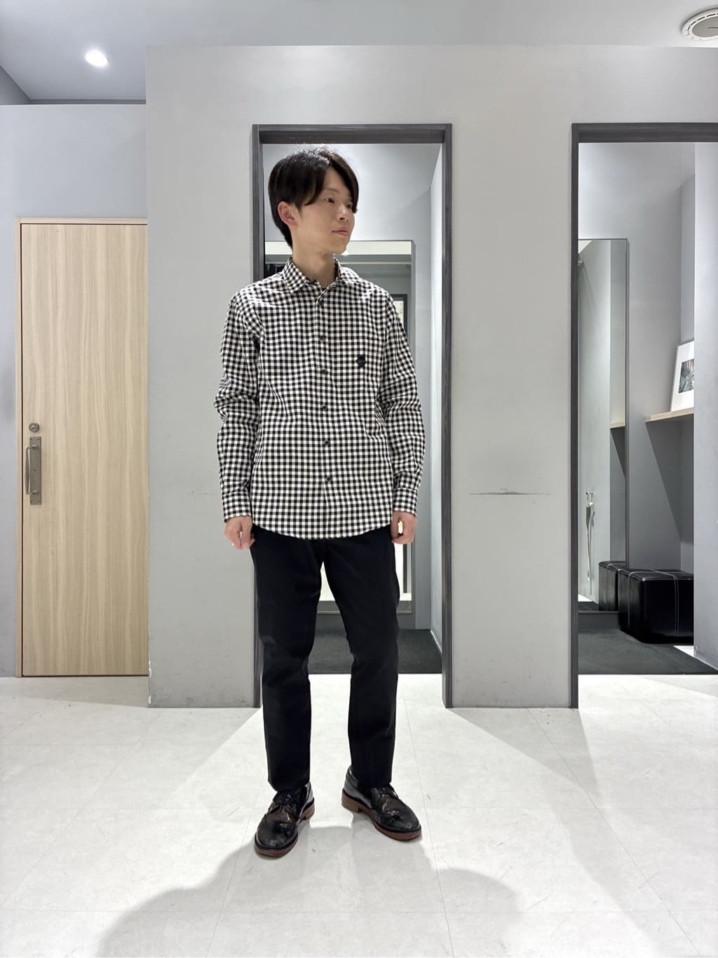 わいずみさんの「TAKEO KIKUCHI｜【Air Palette Knit】ワンポイント カラーニット プルオーバー」を使ったコーディネート