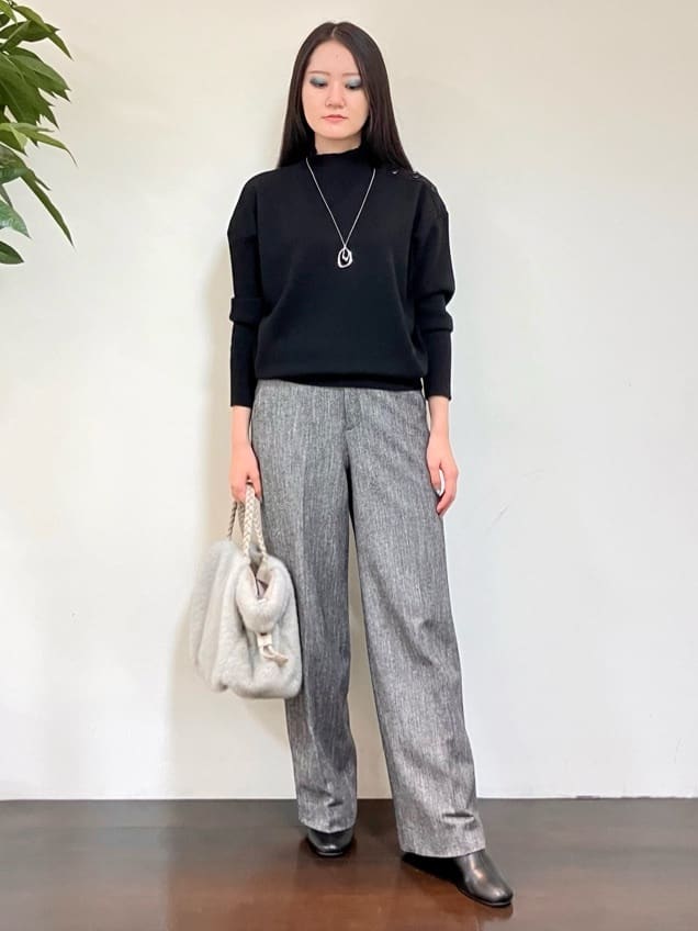 カレンさんの「UNTITLED｜」を使ったコーディネート