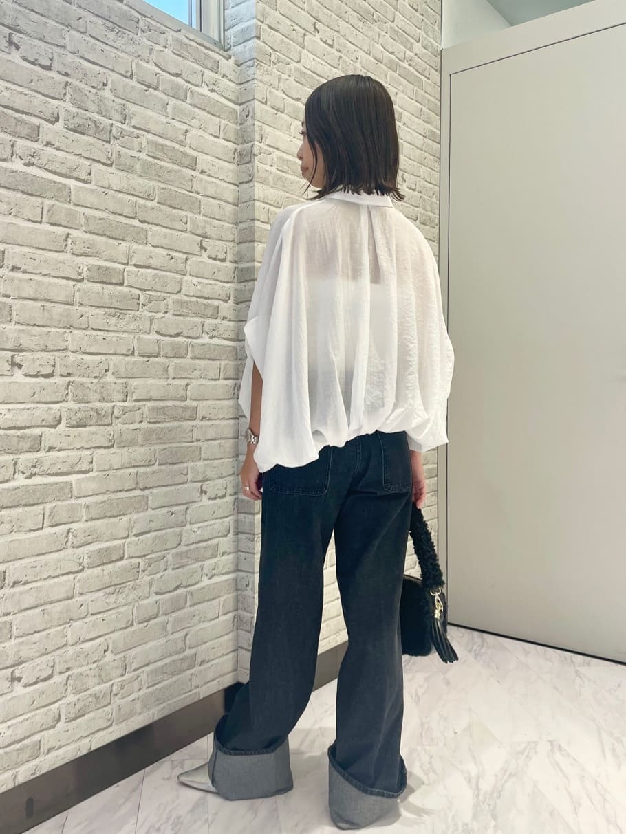 Mikoさんの「INDIVI｜バルーンフォルムブラウス」を使ったコーディネート