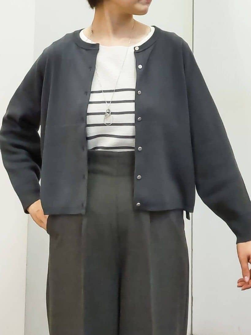 やまちゃんさんの「grove｜【毛玉軽減／洗える】編地切替カーディガン」を使ったコーディネート