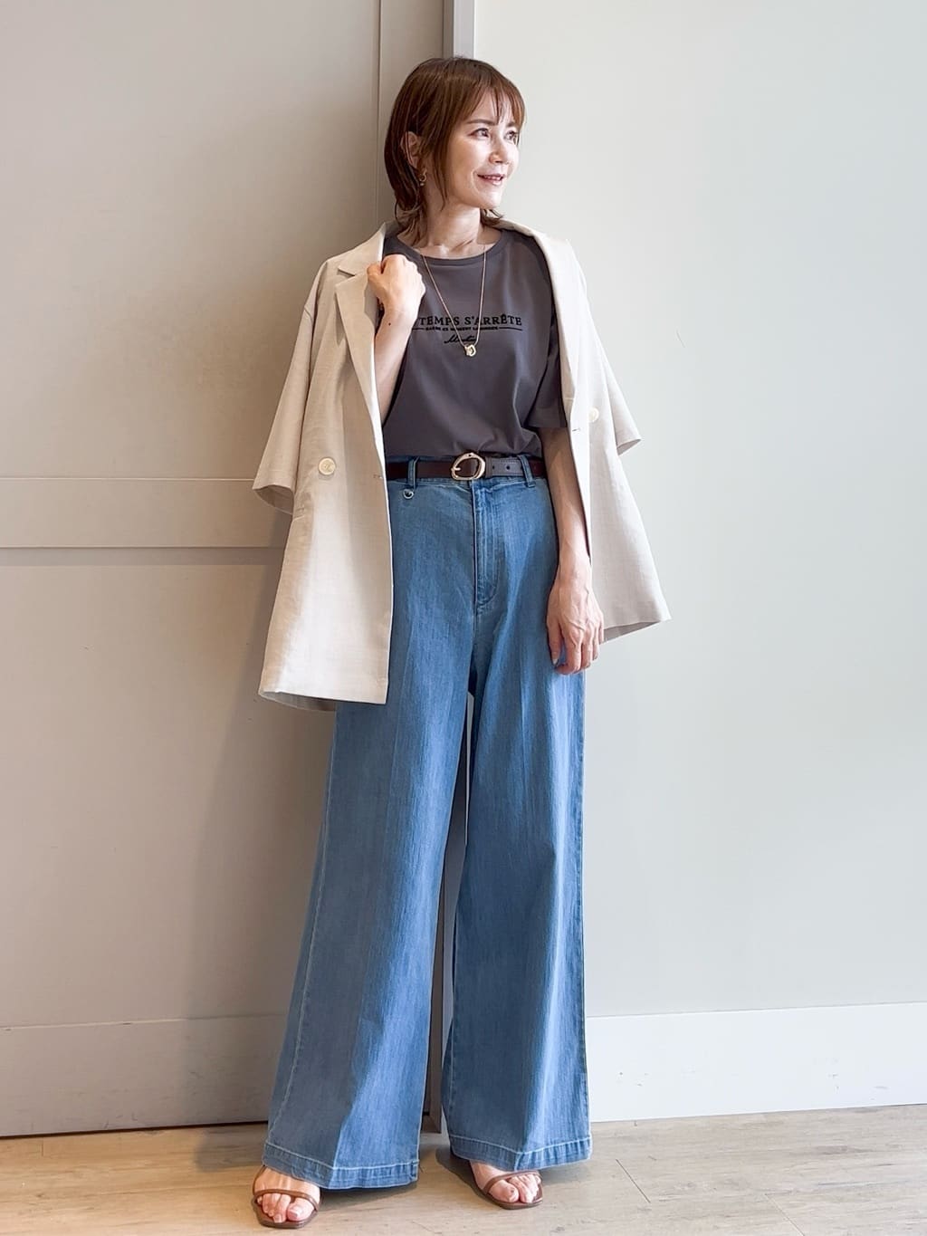 yamakoさんの「grove｜軽やかに羽織れて、きちんと見え ハーフスリーブテーラードジャケット」を使ったコーディネート