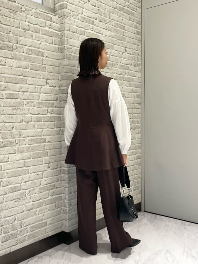 Mikoさんの「INDIVI｜Comfy SET UP｜イージーストレートワイドパンツ【セットアップ対応／通勤/カセット服】」を使ったコーディネート