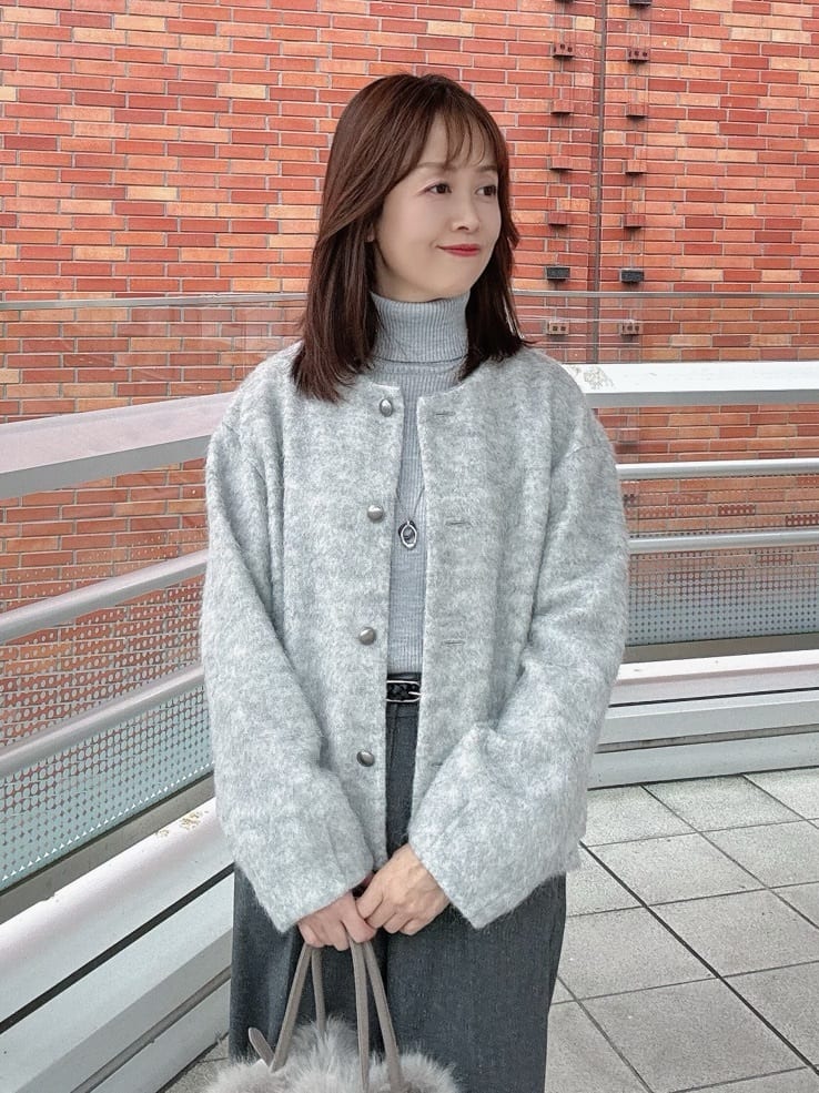 makiさんの「UNTITLED｜【ジャケット風/メタルボタン】アルパカ混シャギーカーディガン」を使ったコーディネート