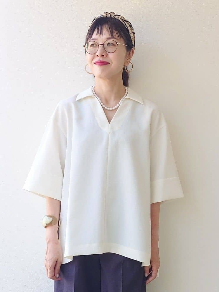 MUTSUKOさんの「UNTITLED｜【UVカット/接触冷感/吸水速乾/ゆったり】V開きネックシャツ」を使ったコーディネート