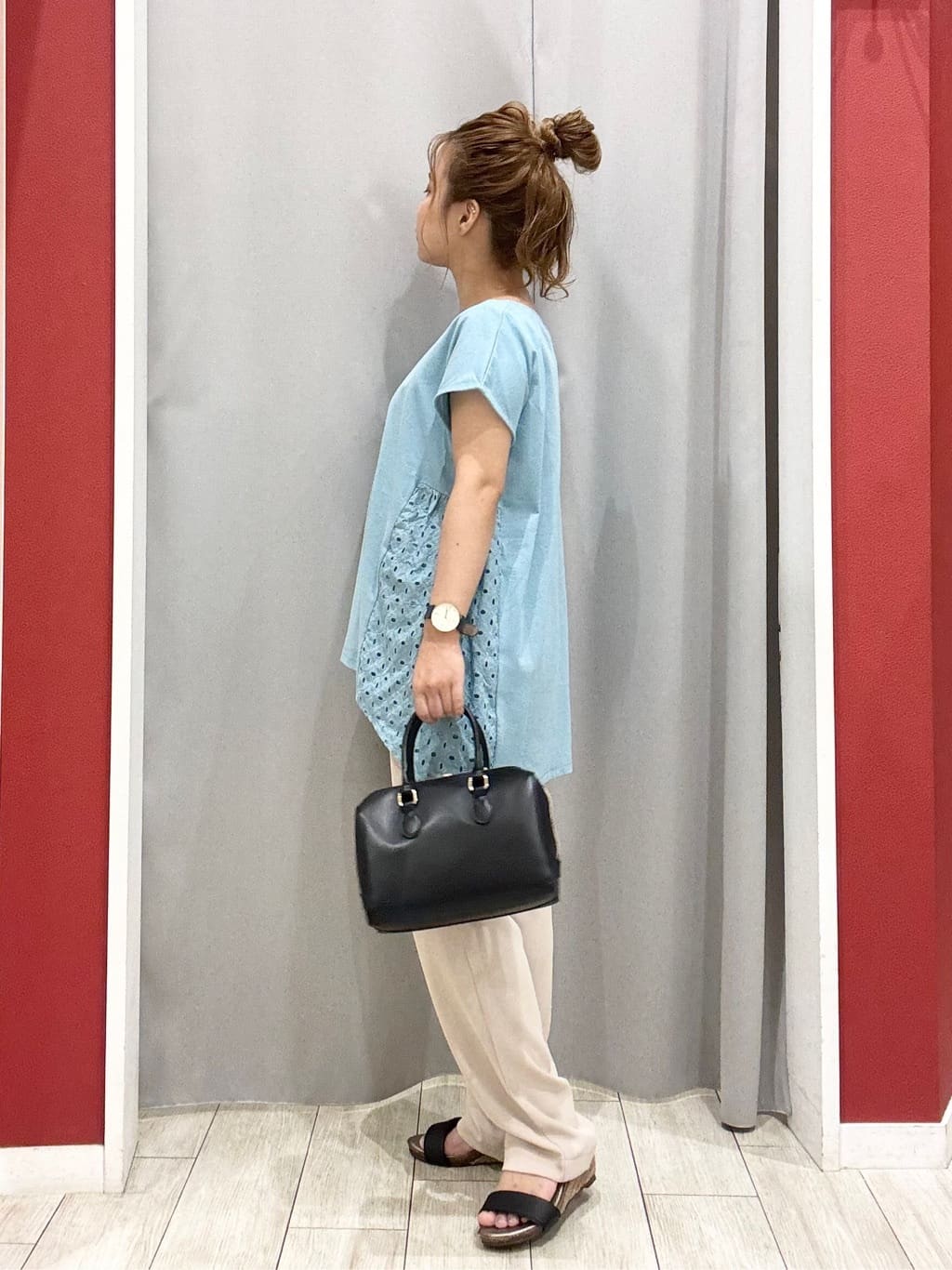 shioさんの「SHOO･LA･RUE｜【S-LL/体型カバー】インせずサマ見え レースドッキングトップス」を使ったコーディネート