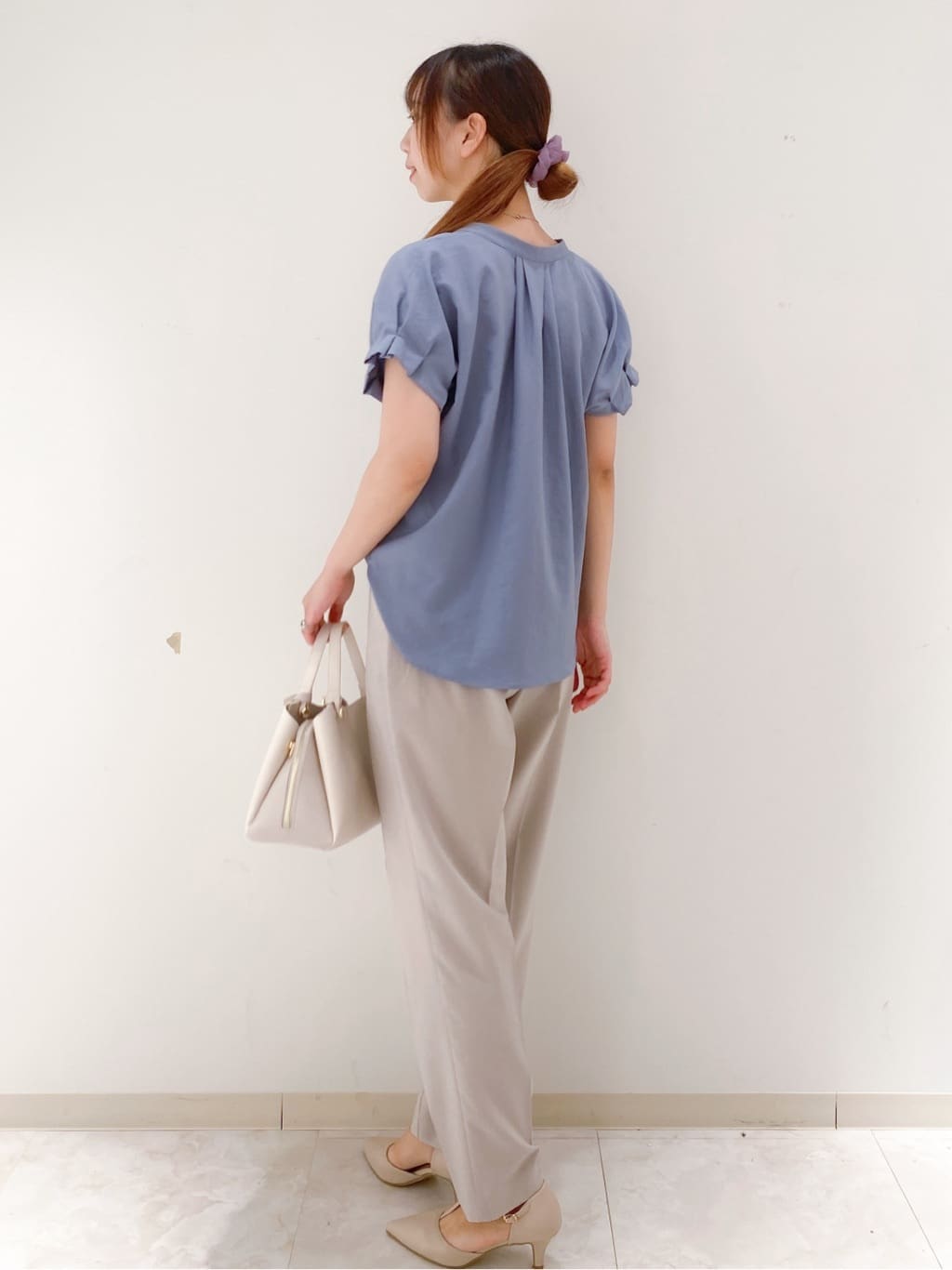 yurinaさんの「index｜《7色展開／XS-LLサイズ》タックスリーブスキッパーブラウス【洗濯機洗い可／吸水速乾／抗ピル／防シ」を使ったコーディネート