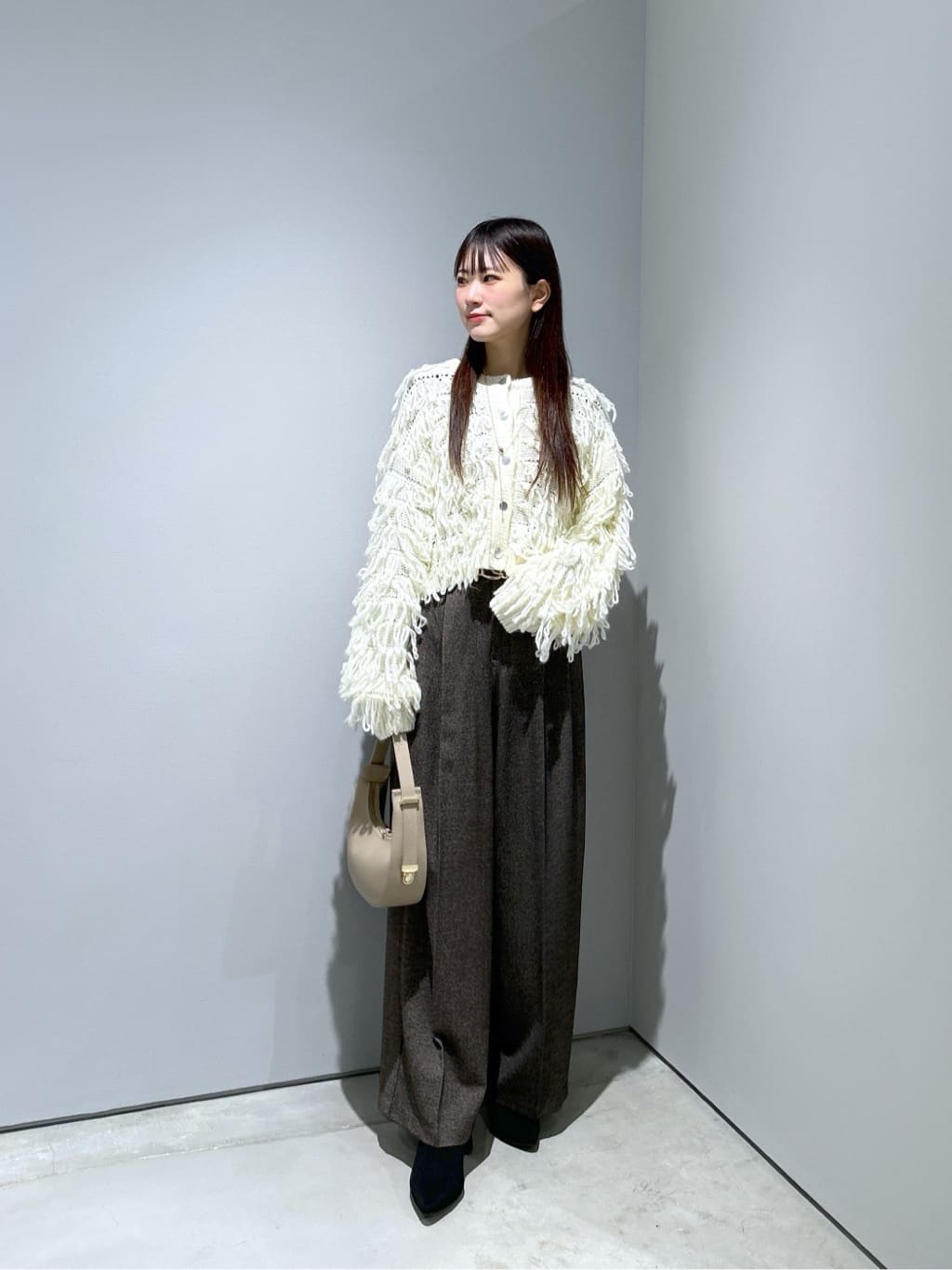 Renoさんの「INDIVI｜クロップドループカーディガン」を使ったコーディネート
