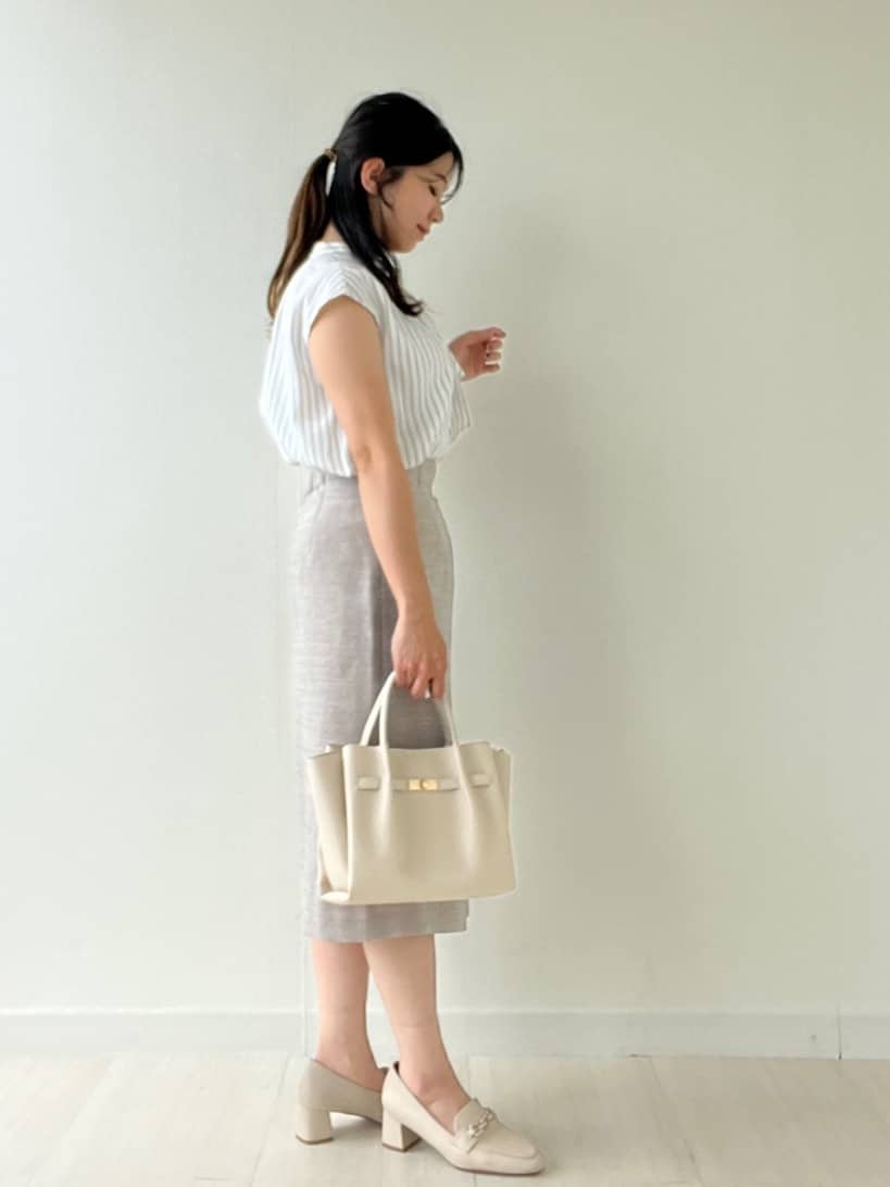Mori Moriさんの「index｜《丈が選べる》麻調ラップタイトスカート【洗濯機洗い可／イージーアイロン】」を使ったコーディネート