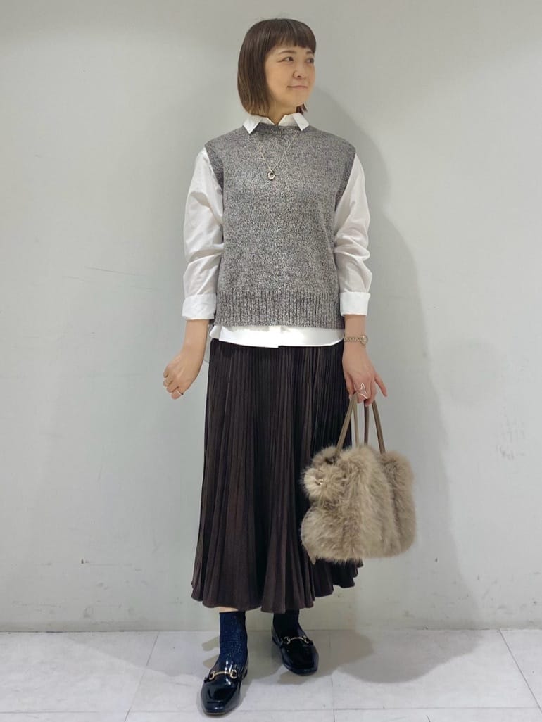 AKKOさんの「UNTITLED｜【重ね着レイヤードに】杢調ニットベスト」を使ったコーディネート