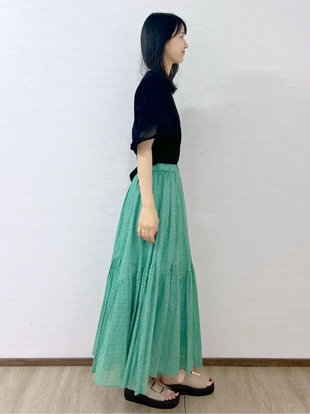 sachikoさんの「OPAQUE.CLIP｜《5色展開》シアーフレアスリーブニット【洗濯機洗い可】」を使ったコーディネート