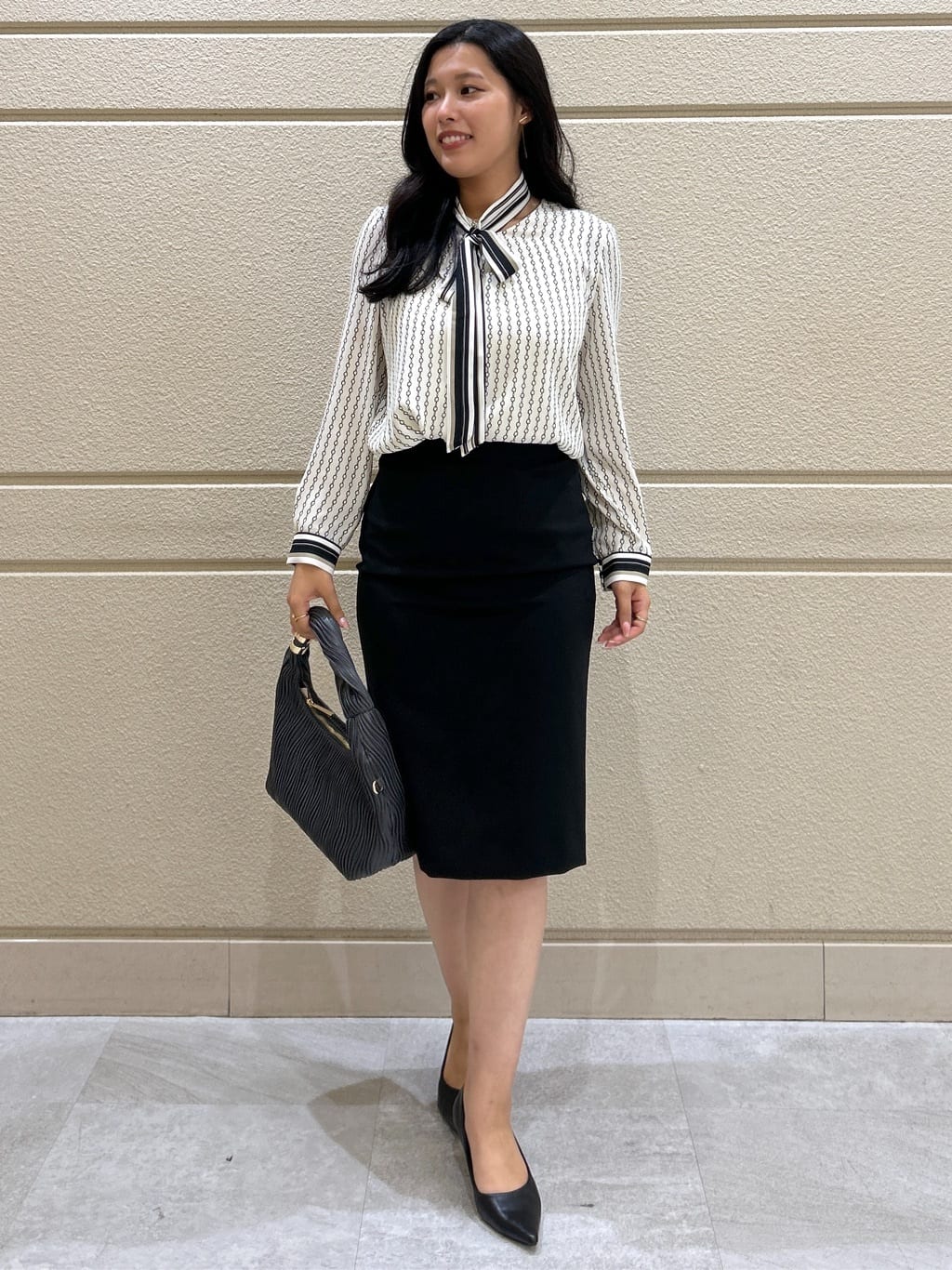 Momokaさんの「COUP DE CHANCE｜【手洗い可／日本製】チェーン柄ブラウス」を使ったコーディネート