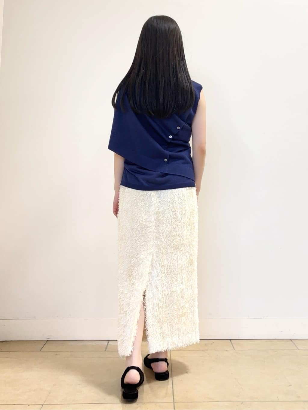 あやかさんの「UNTITLED｜【アンサンブル可/洗える】シアーノースリーブ プルオーバー」を使ったコーディネート