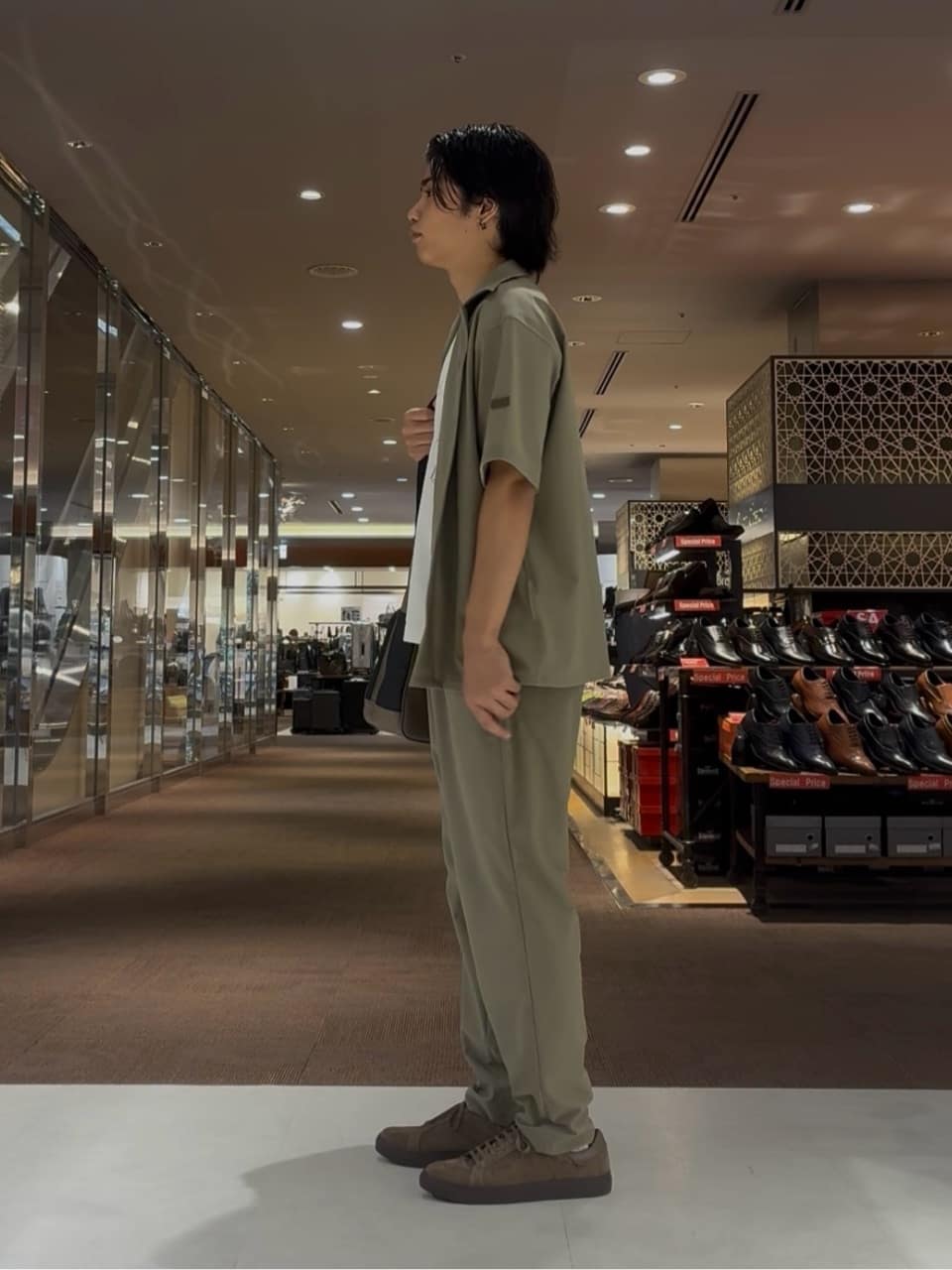Renさんの「TAKEO KIKUCHI｜【COOL CITY WEAR】エアートール パンツ /接触冷感・通気性」を使ったコーディネート