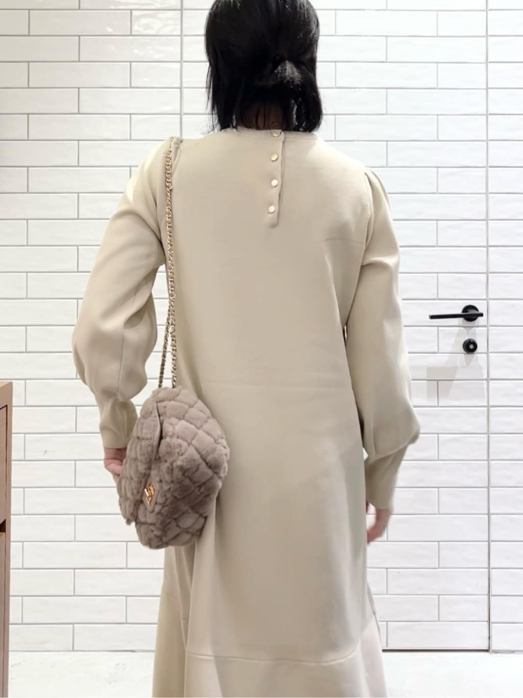 しおりさんの「OPAQUE.CLIP｜裾フレアニットワンピース【洗濯機OK／抗ピル】」を使ったコーディネート