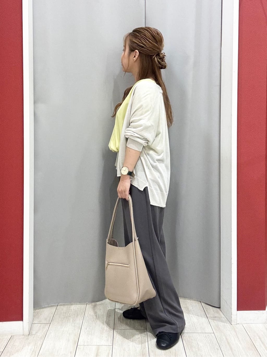 shioさんの「SHOO･LA･RUE｜【S-LL/UV/プチプラ】お袖タックで好印象 デザインTシャツ」を使ったコーディネート