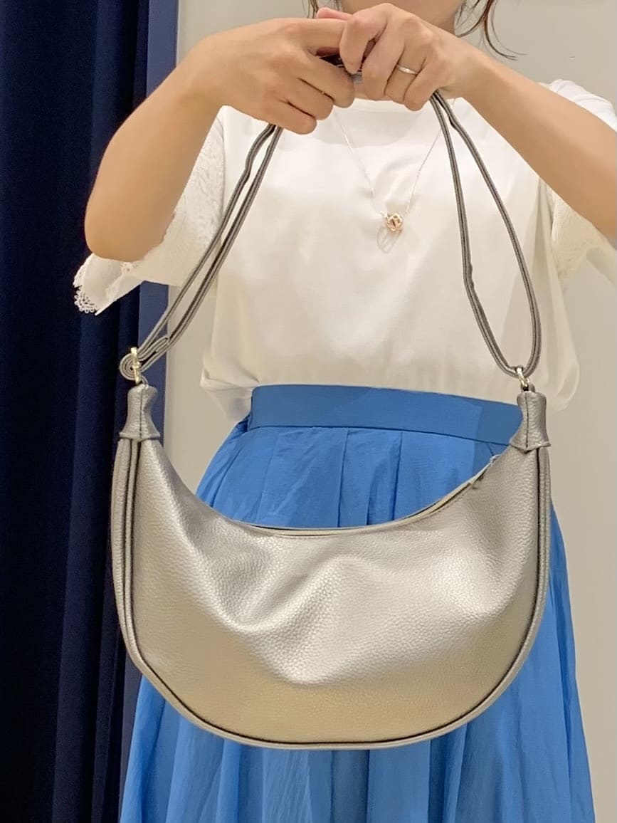 mokaさんの「grove｜【洗える/二の腕カバー】上品なレースで叶える、きちんと見えの夏Tシャツ」を使ったコーディネート