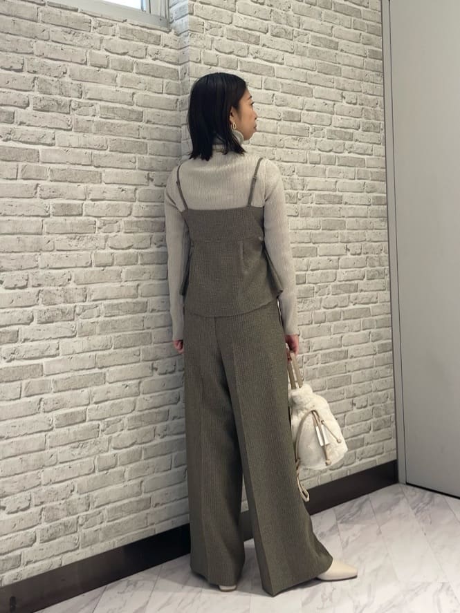 Mikoさんの「INDIVI｜ガンクラブチェックワイドパンツ」を使ったコーディネート