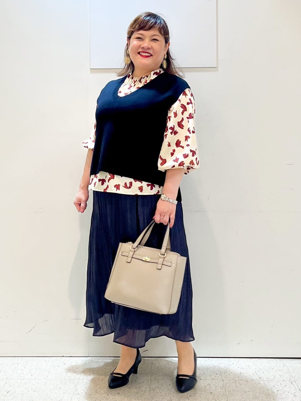 kimmyさんの「Reflect｜【ジャケットのインナーにおすすめ◎】花柄タックデザインブブラウス」を使ったコーディネート