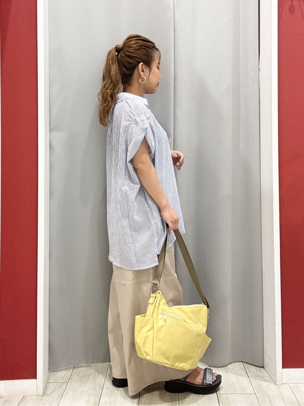 shioさんの「SHOO･LA･RUE｜【S-LL】さらシャリコットン 上品なシアー感のデザインシャツ」を使ったコーディネート
