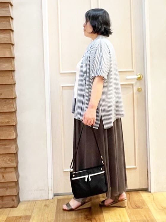 あやさんの「SHOO･LA･RUE｜◆大人のシアー感 ゆるさらポンチョシャツ」を使ったコーディネート