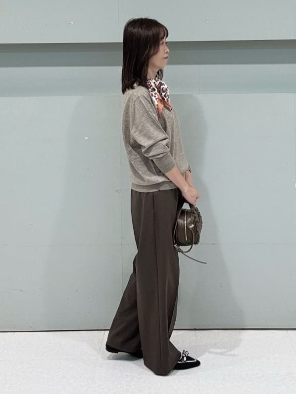 makiさんの「UNTITLED｜【アンサンブル可/洗える】シルクウールカシミヤ ドルマンスリーブニット」を使ったコーディネート