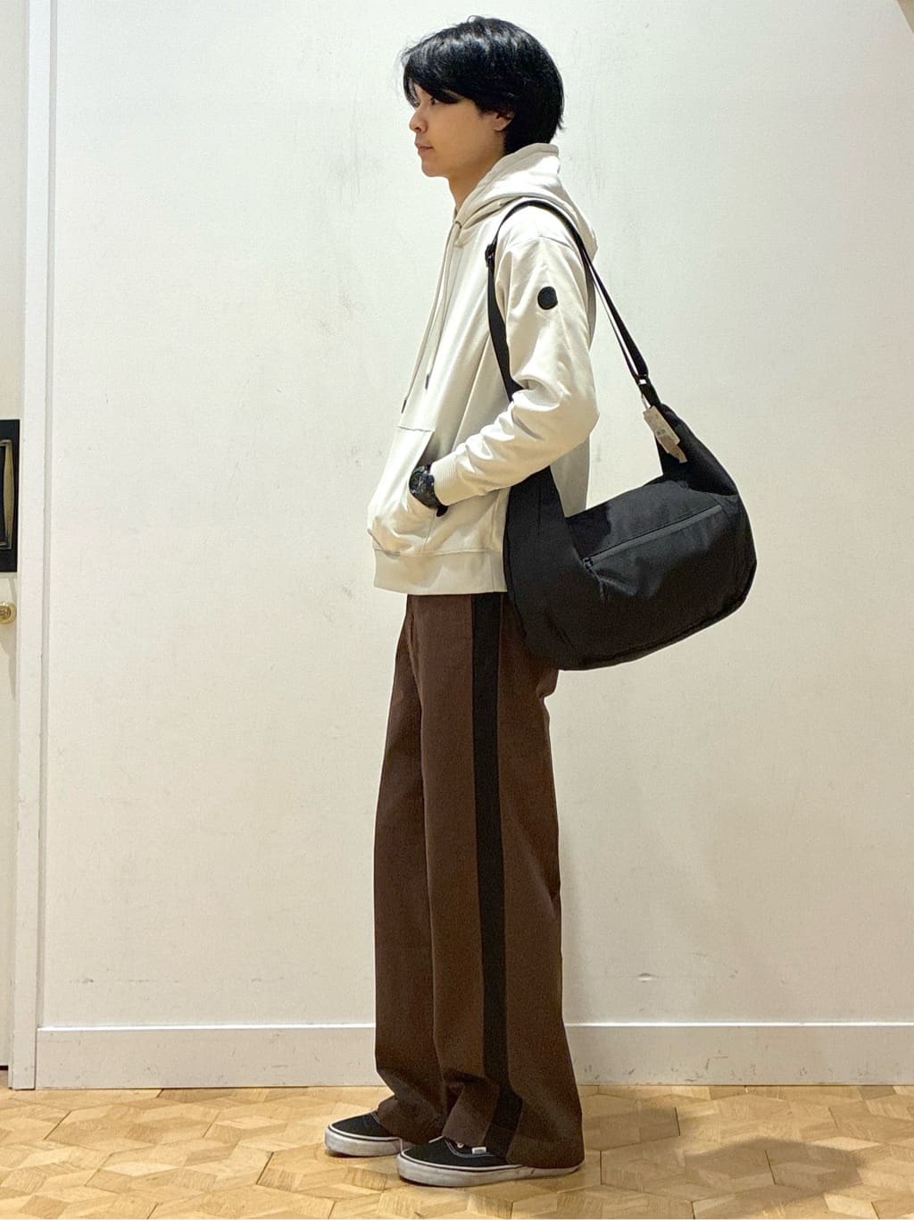 KAZUKIさんの「Dessin｜【洗える】コットンツイルサイドライン入りパンツ」を使ったコーディネート