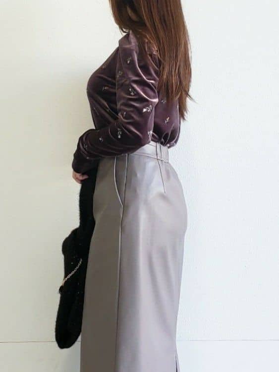 Riaさんの「index｜バックシャン小花刺繍ベロアトップス【洗濯機OK】」を使ったコーディネート