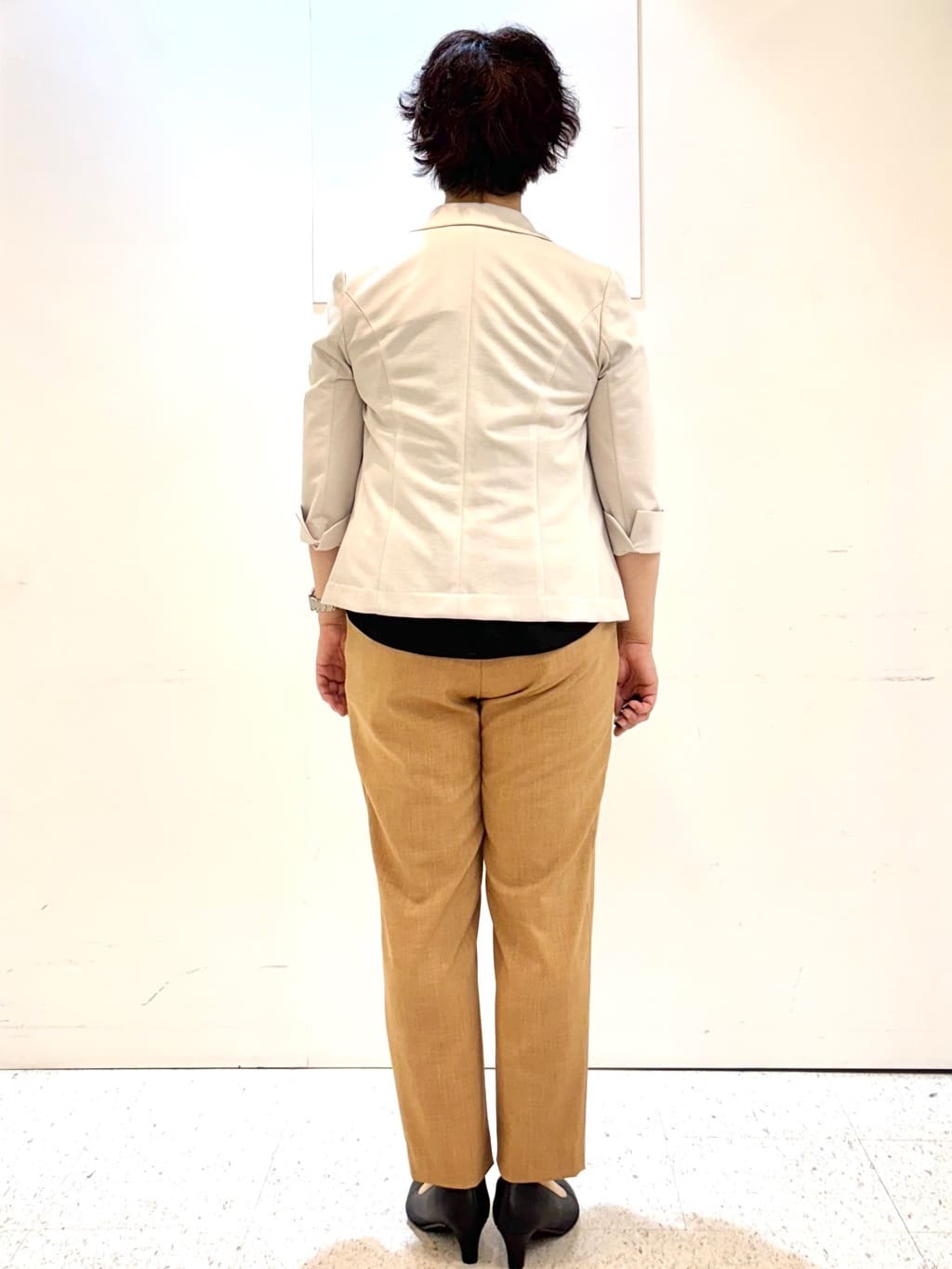 ヤスコさんの「Reflect｜【インナーに◎／すっきり見え！長め丈】タックデティールブラウス」を使ったコーディネート