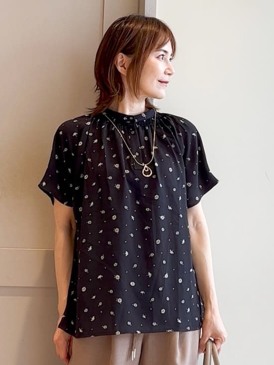 yamakoさんの「grove｜ロープベルトで差がつく 洗練リラックスパンツ」を使ったコーディネート