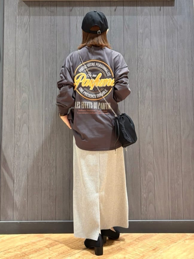 meiさんの「SHOO･LA･RUE｜グラフィックアソート BIGロンT」を使ったコーディネート