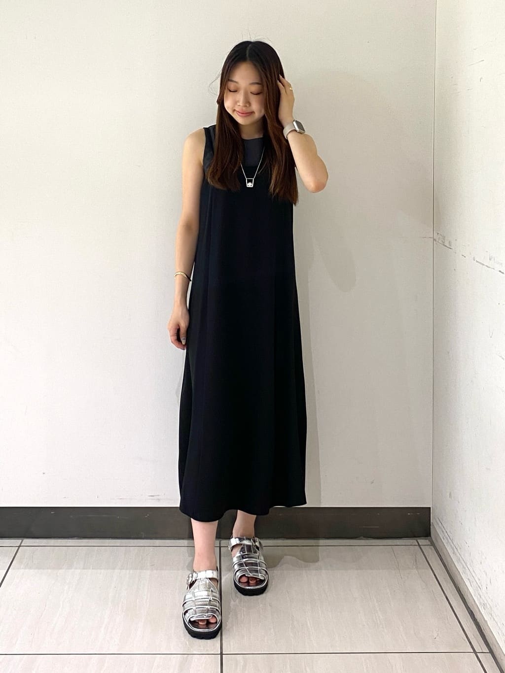 momoさんの「INDIVI｜【UVケア】エアリージョーゼット キャミワンピース」を使ったコーディネート