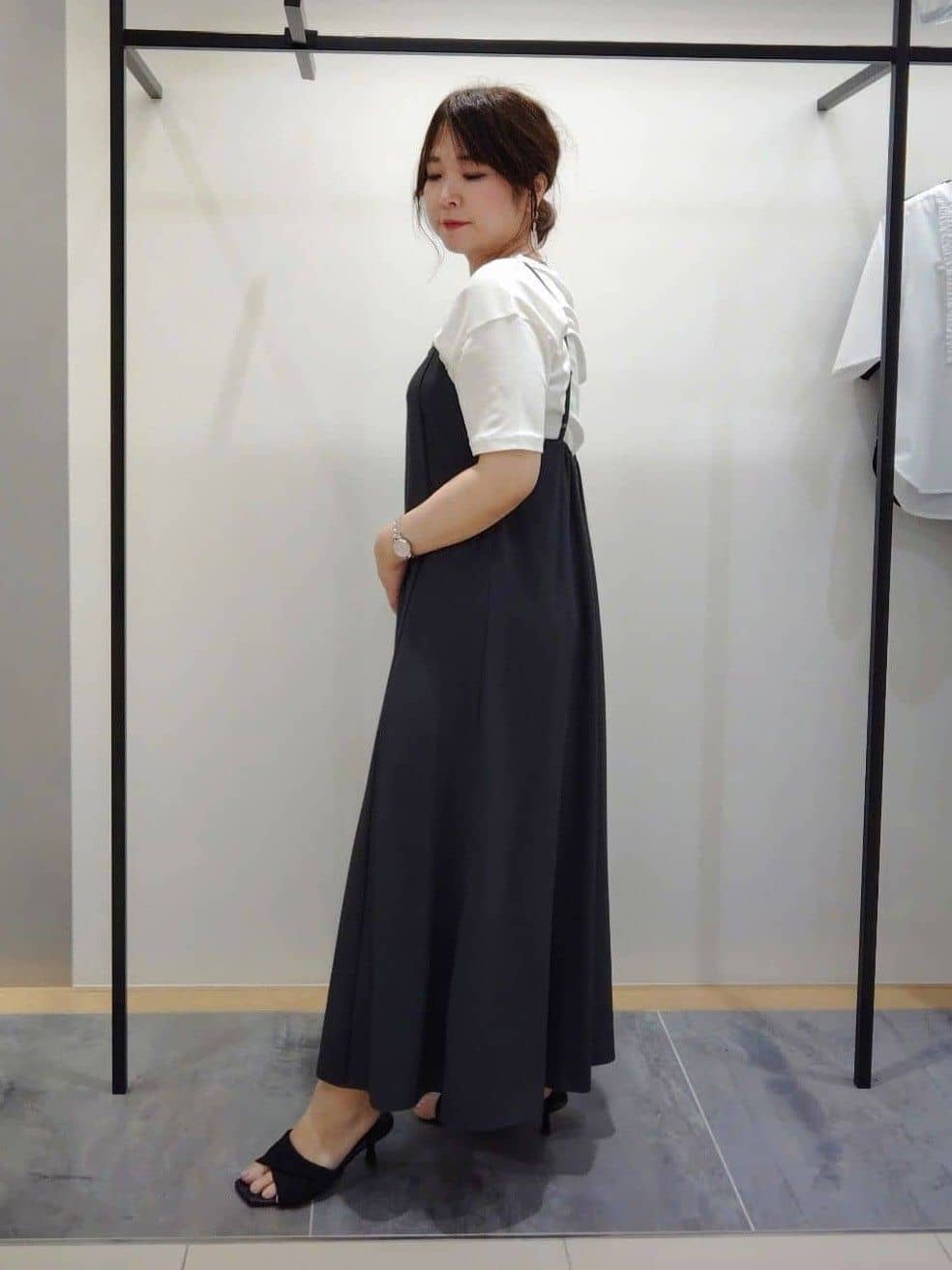 TOMOMIさんの「INDIVI｜バイカラーショートネックレス」を使ったコーディネート