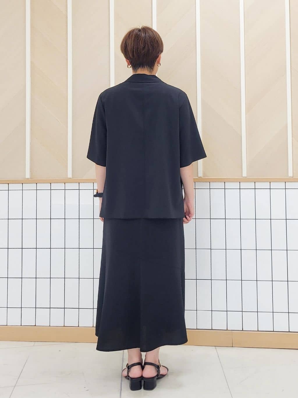 tomoさんの「COUP DE CHANCE｜【手洗い可／日本製】五分袖ジャケット」を使ったコーディネート