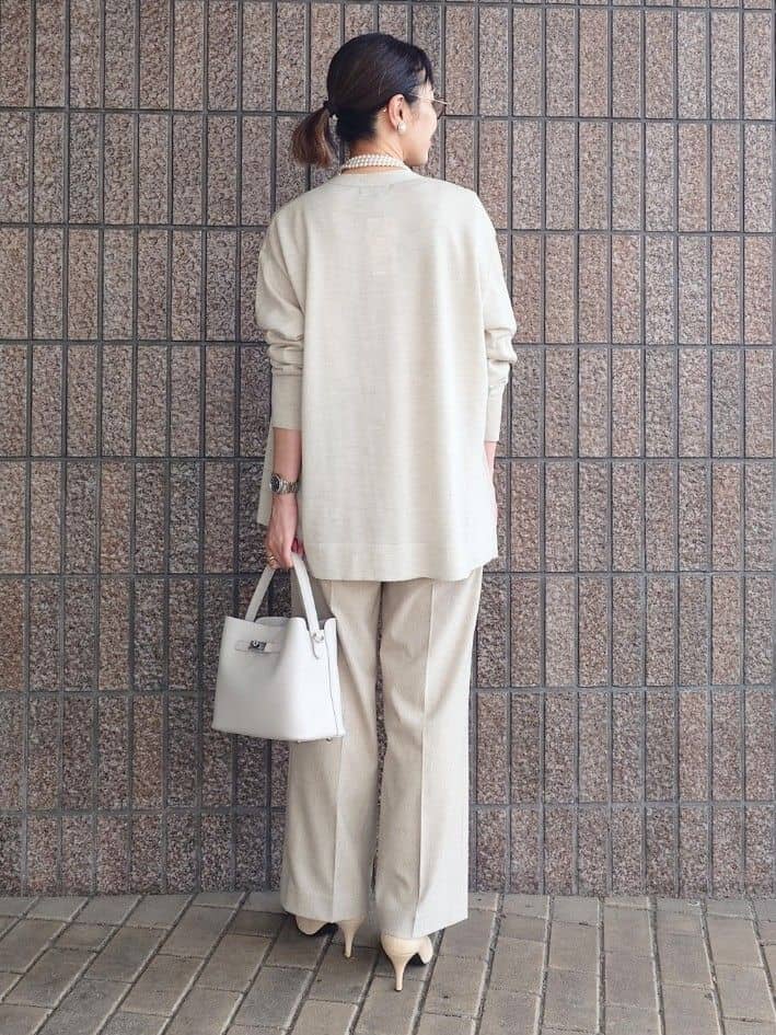 MUTSUKOさんの「UNTITLED｜【アンサンブル可/洗える/ボタンなし】シルクウールカシミヤ 着流しカーディガン」を使ったコーディネート