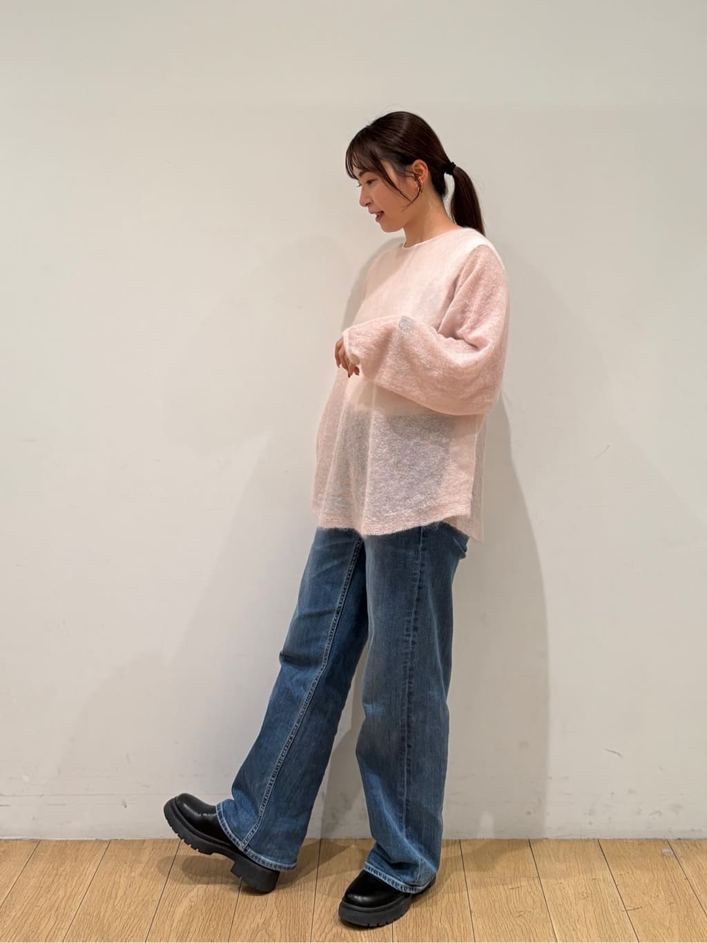 maiさんの「INDIVI｜【キッドモヘヤ素材】ラウンドヘムニット」を使ったコーディネート