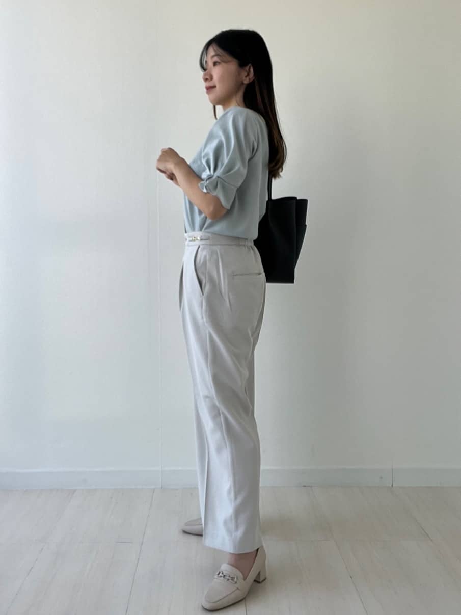 Mori Moriさんの「index｜《8色展開／XS-LLサイズ》タックパフスリーブブラウス【洗濯機洗い可／吸水速乾／防シワ／抗ピル】」を使ったコーディネート