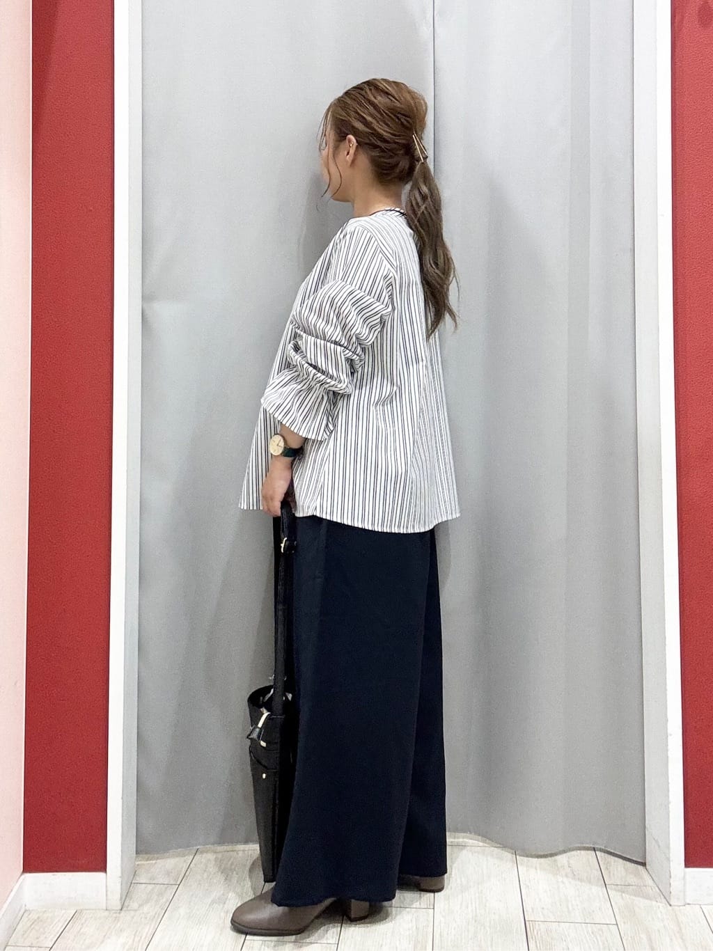 shioさんの「SHOO･LA･RUE｜【S-LL】キャンディースリーブが女性らしい マルチストライプブラウス」を使ったコーディネート