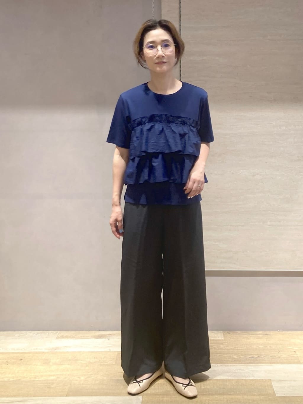 たけねぇさんの「OPAQUE.CLIP｜ウエストサテン使いイージーワイドパンツ【洗濯機洗い可】」を使ったコーディネート