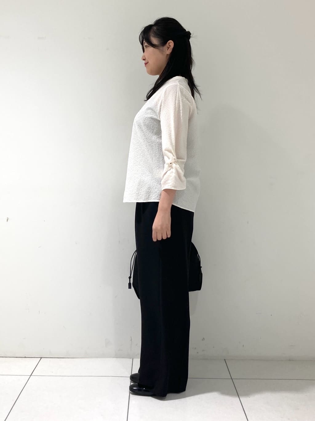 momokoさんの「INDIVI｜【UVケア／吸汗速乾】スリーブデザインブラウス」を使ったコーディネート