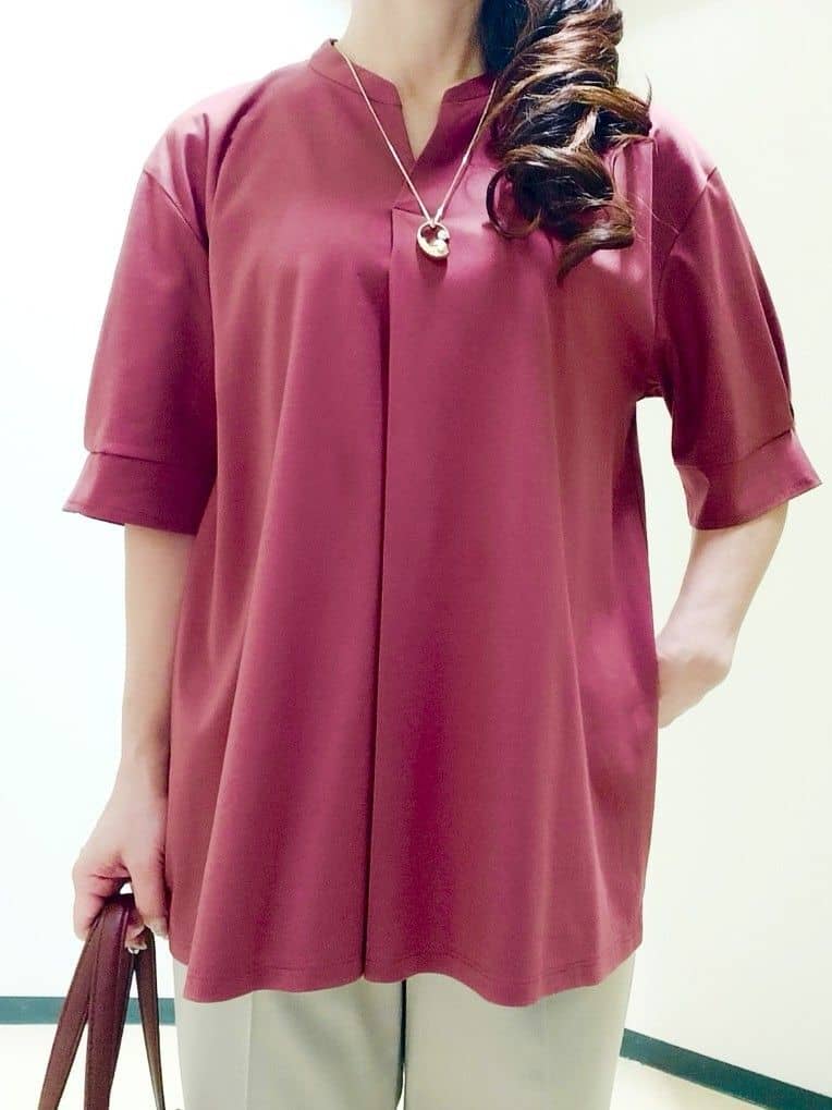 花さんの「Reflect｜【すっきり見え！長め丈／マシンウォッシュ可】スキッパーネックジャージトップス」を使ったコーディネート
