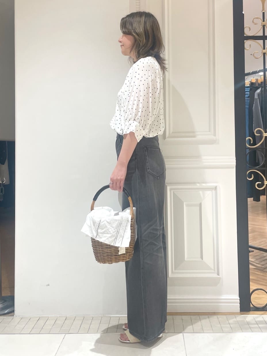makiさんの「DRESSTERIOR｜ヴィンテージ加工ワイドデニムパンツ」を使ったコーディネート
