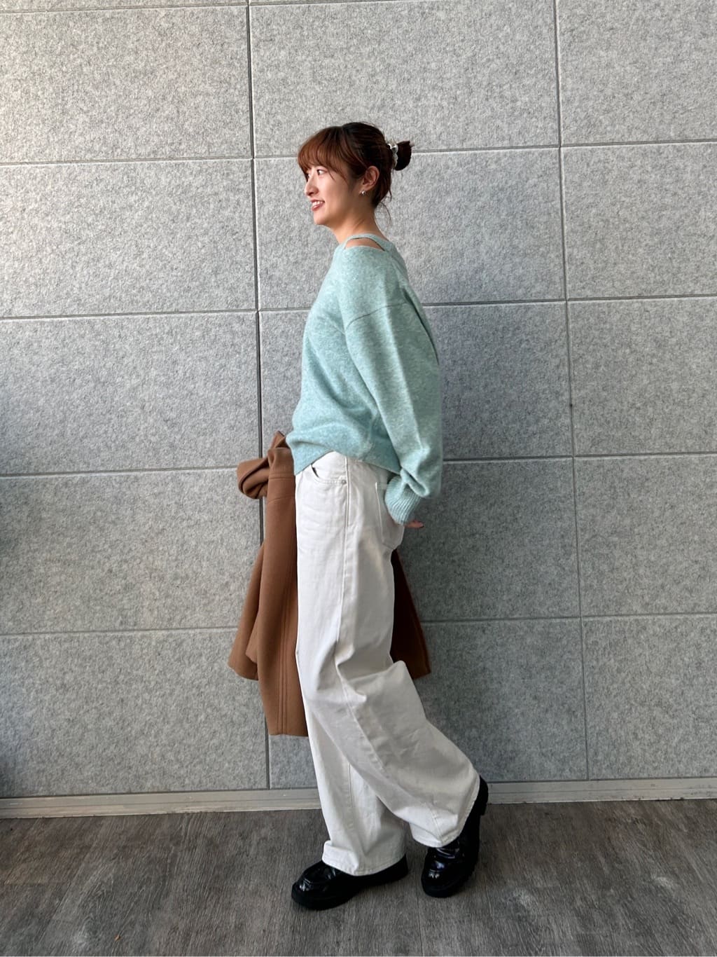 harunaさんの「CODE A｜M cloudy over V pullover」を使ったコーディネート