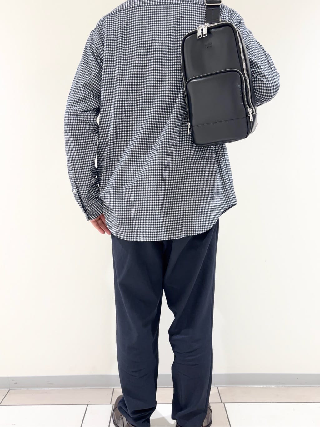 及川さんの「TAKEO KIKUCHI｜【抗菌防臭/シーズンレス】シアサッカーギンガムチェック ストレッチシャツ」を使ったコーディネート
