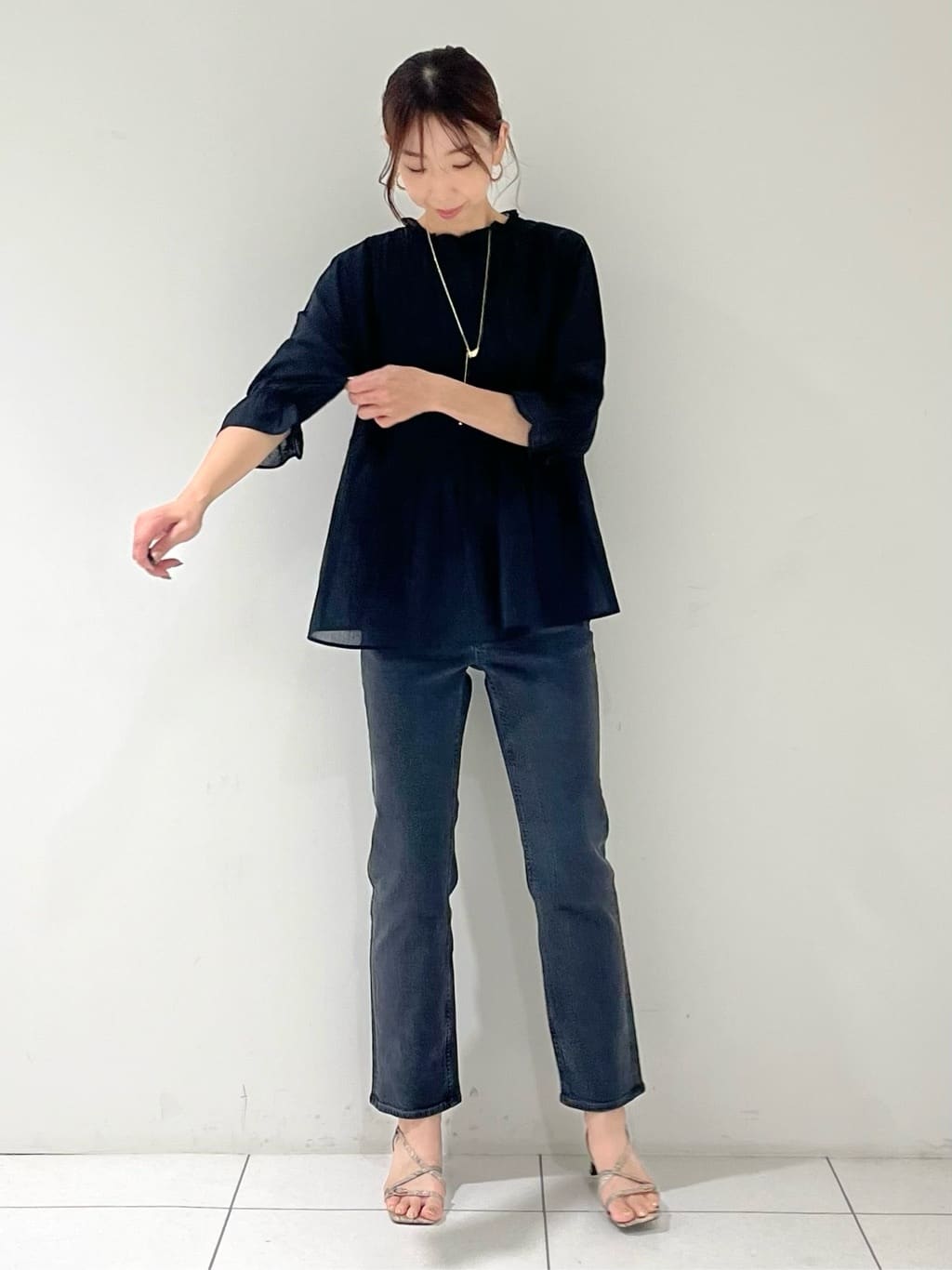 shioriさんの「INDIVI｜【洗える/コットン】ピンタックシアーブラウス」を使ったコーディネート