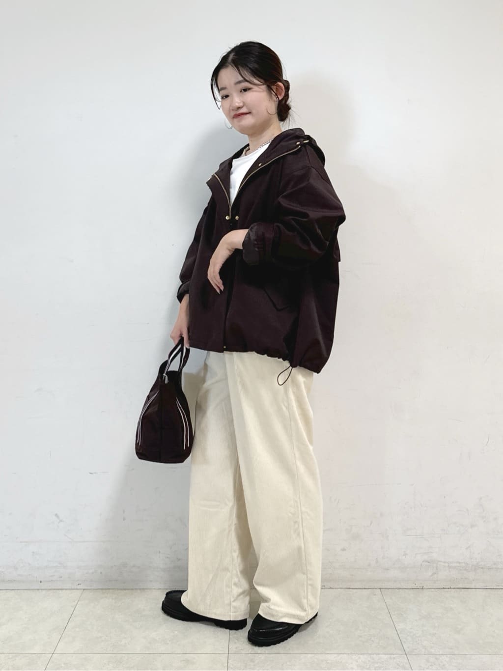 Harunaさんの「Dessin｜【ウエストゴム・洗える】ソフトコーデュロイイージーパンツ」を使ったコーディネート