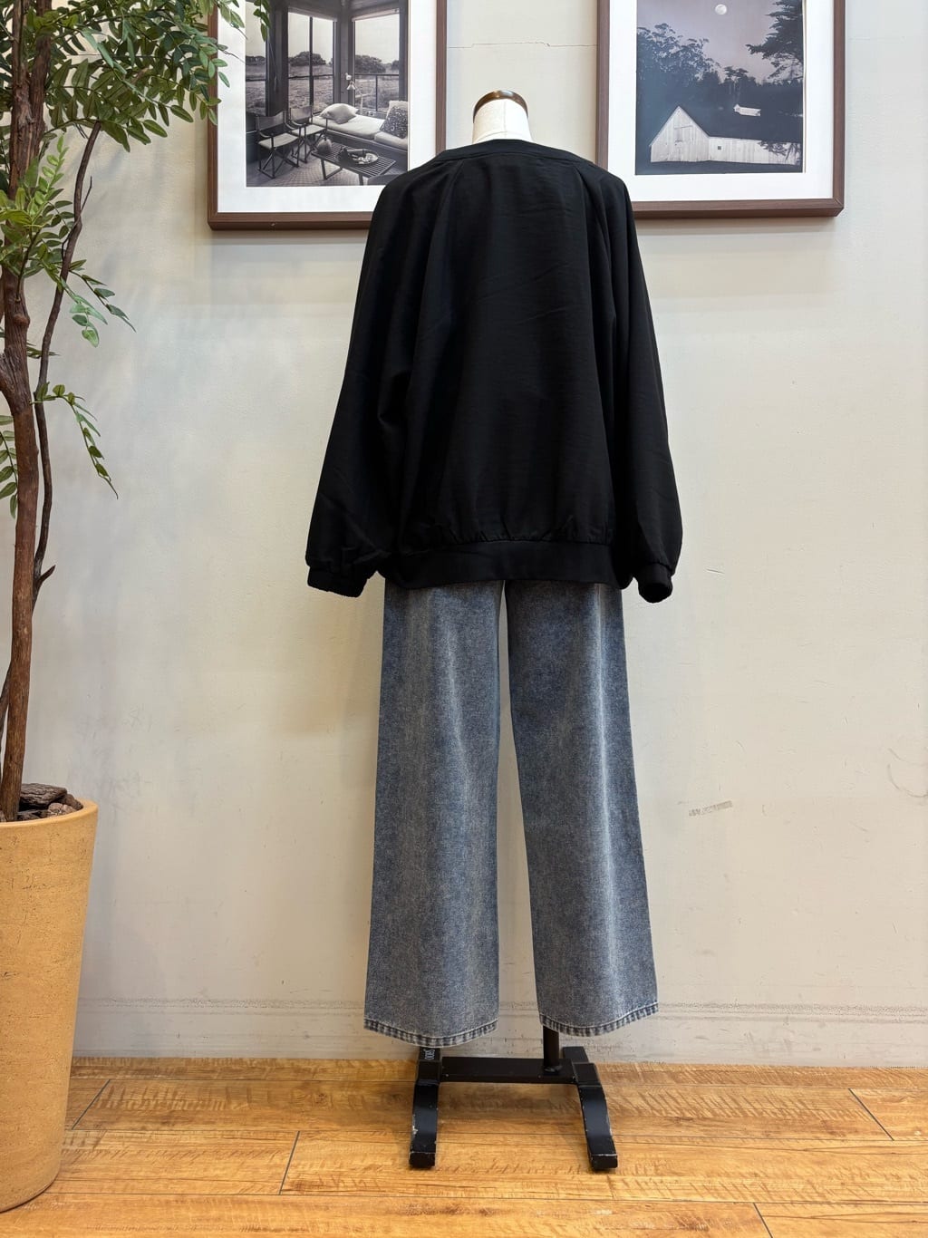 maiさんの「SHOO･LA･RUE｜【洗濯機可/S-LL】さっと羽織れる 軽量リブブルゾン」を使ったコーディネート